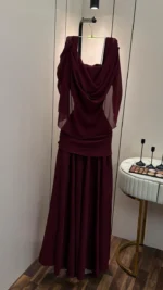 ⁦فستان سهرة عنابي فاخر⁩ - الصورة ⁦3⁩