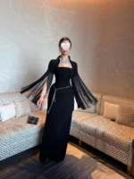 ⁦فستان سهرة أسود بتصميم كورسيه⁩ - الصورة ⁦2⁩