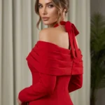 ⁦فستان "شال الملكة" الأحمر⁩ - الصورة ⁦3⁩