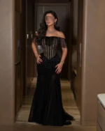 ⁦فستان سهرة أسود فاخر أوف⁩ - الصورة ⁦3⁩
