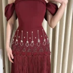 فستان سهرة خمري فاخر بتطريز كريستالي