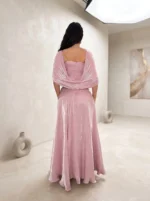 ⁦فستان سهرة وردي بلمعة  وكاب⁩ - الصورة ⁦3⁩